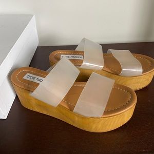 NWT Steve Madden Confession Wedge Sandal